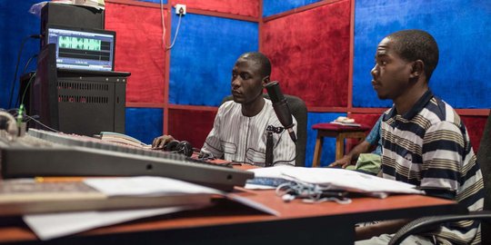 Denyut stasiun radio Nigeria di genggaman Boko Haram