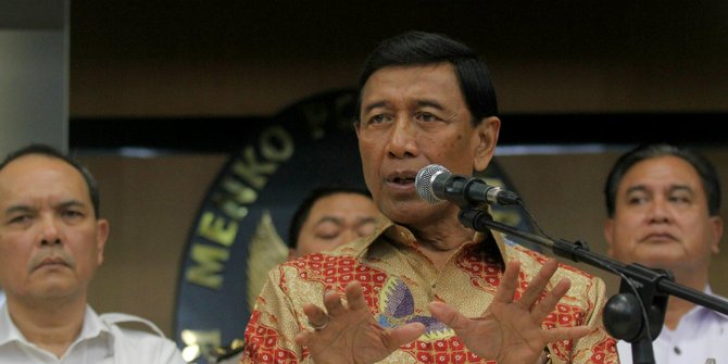 Image result for Wiranto telah mengumumkan penerbitan Perppu