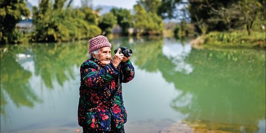 Li Yuzhen, fotografer tertua di dunia berusia 104 tahun