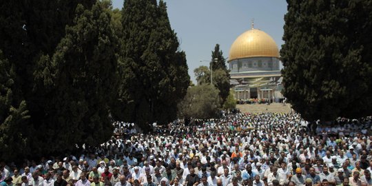 Israel pertama kali larang muslim Palestina salat Jumat di Al Aqsa