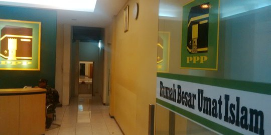 Markas PPP diserbu & dirusak kelompok beratribut Angkatan Muda Kabah