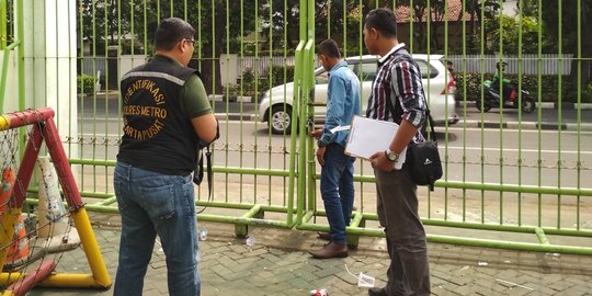 Olah TKP penyerangan markas PPP, polisi kumpulkan batu dan kaca