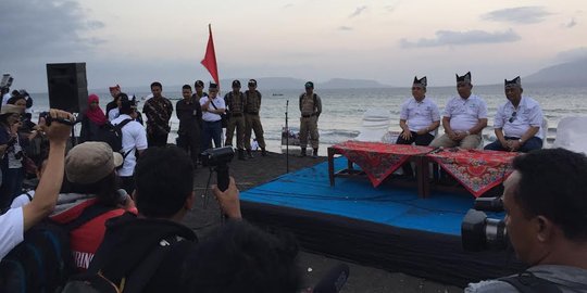 Mampir di Pantai Cemara, alternatif wisata baru di Banyuwangi