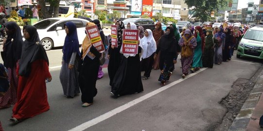 Ratusan mahasiswa di Medan demo tolak Perppu Ormas