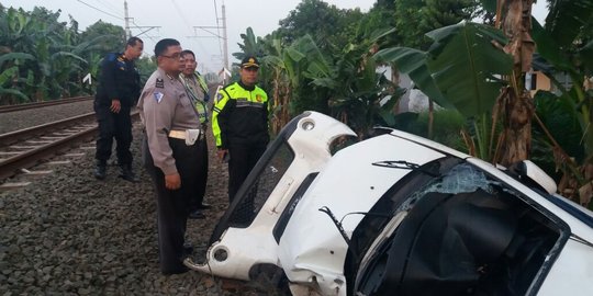 Terobos palang perlintasan, seorang PNS DKI tewas tertabrak kereta