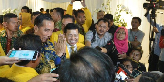 Tak mau dinilai intervensi, Jokowi tolak komentari Novanto tersangka