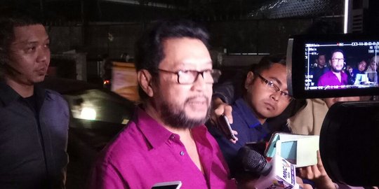 Yorrys sebut Golkar tak mempertahankan Setnov dari posisi ketua umum