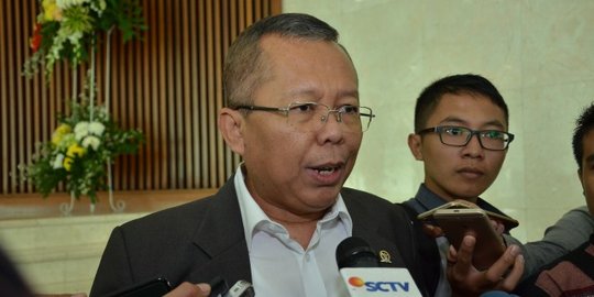 Fraksi pendukung pemerintah tak terpengaruh usul jalan tengah PAN