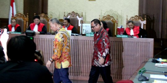 Bola liar vonis e-KTP, anggota DPR ini yang disebut terima uang