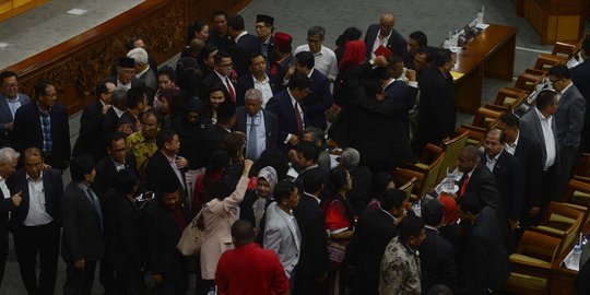 Kegaduhan warnai sidang paripurna RUU Pemilu
