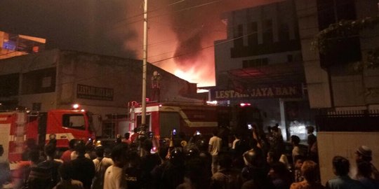41 Rumah di kawasan padat penduduk Medan diamuk si jago merah