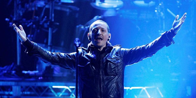 Vokalis Linkin Park bunuh diri, ikuti jejak sobat karibnya | merdeka.com