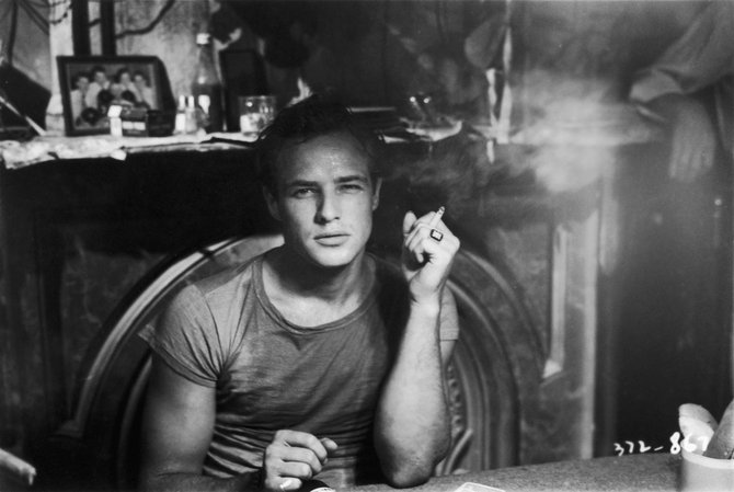 marlon brando memerankan stanley kowalski