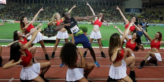 Menang di Diamond League, Usain Bolt dikelilingi yang cantik-cantik