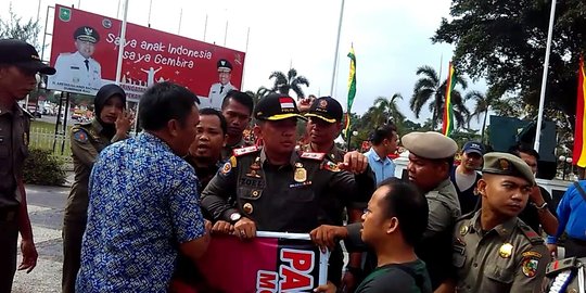 Mau ketemu Jokowi, warga korban kekerasan di Riau dibubarkan petugas