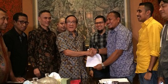 Akbar Tandjung akan lapor Habibie terkait aduan GMPG soal Setnov