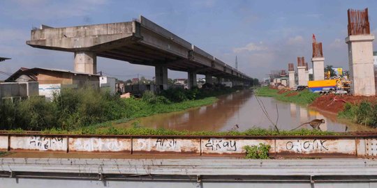 Ada pembangunan gardu Tol Becakayu, lalu lintas Kalimalang dialihkan