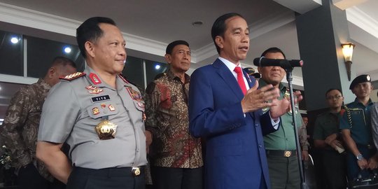 Bacaan politik Amien Rais dan 'something wrong' Jokowi