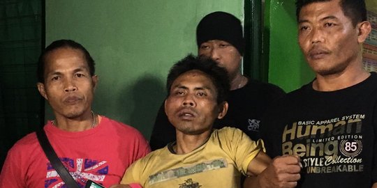 3 Orang bertugas mengawasi saat Cesper dan Imam bacok Pratu Yasa