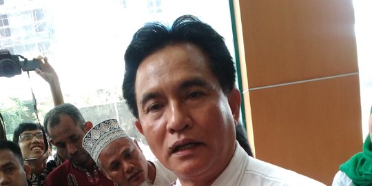 Yusril sebut pemerintah bodoh minta anggota HTI mundur dari PNS