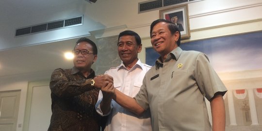 Momen pertemuan tiga Menko Polhukam di Istana
