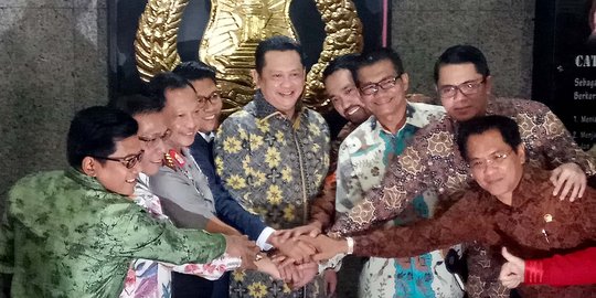 Kepada Pansus, Niko ngaku pernah dibiayai KPK buat liburan