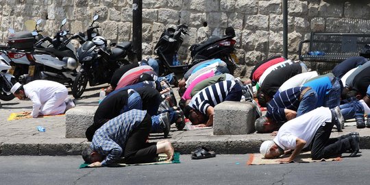 Pemimpin Palestina serukan jemaah tetap salat di luar Masjid Al-Aqsa
