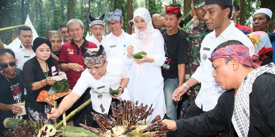 Di bawah kaki Gunung Ijen, Gombengsari Farm Festival semakin nikmat