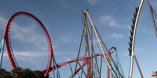 Menjajal hypercoaster tertinggi di Eropa, meluncur 134 km per jam
