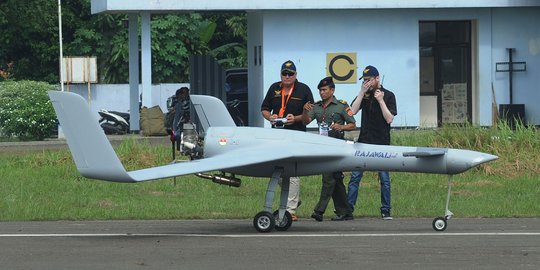 Menhan ingin Indonesia punya drone tempur dilengkapi 