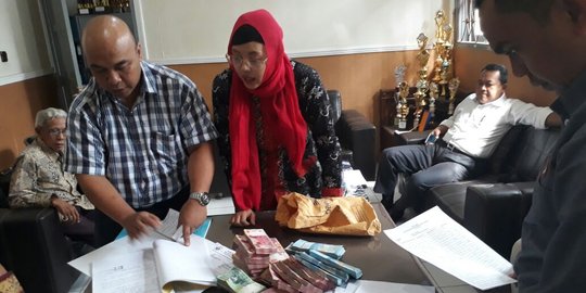 Kepsek SMA 27 Bandung kena OTT Saber Pungli, Rp 194 juta diamankan