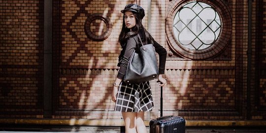 Tampil Simpel dan Elegan dengan Sontekan Gaya Selebriti