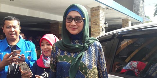 Maju di Pilgub Jabar 2018, Desy Ratnasari tunggu keputusan PAN
