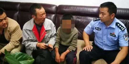 Bocah ini bertahan di alam liar selama 24 hari, makan ular dan buah