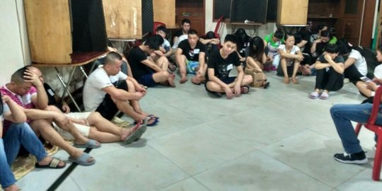 91 WN asing penipu online di Surabaya diterbangkan ke Jakarta