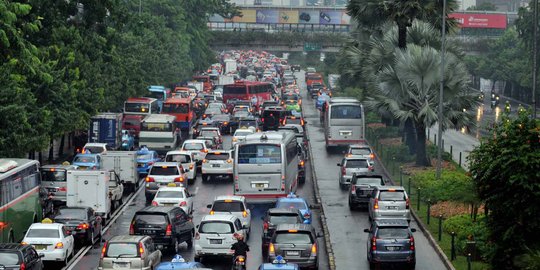 Macet makin parah, JK minta pengawasan penjualan mobil diperketat