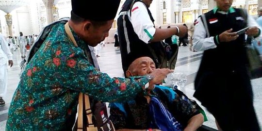 Mohammad Zaini, penjual kusen bisa hajikan orangtua dan mertua