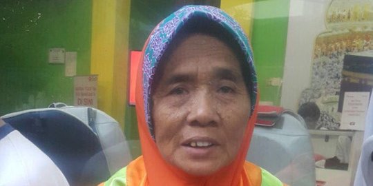 Kisah haru Nenek Murip, perjuangan janda pemulung naik haji