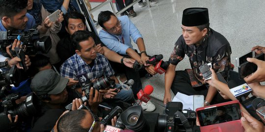 Usai diperiksa KPK, Akom kembali bantah terima uang proyek e-KTP