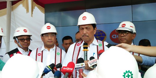 Menko Luhut sebut progres pembangunan proyek LRT sudah 37 persen