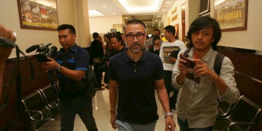 Datang berkunjung, Lukman Sardi berharap Tora Sudiro bisa direhab