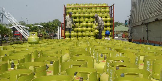 Djarot keluarkan surat edaran, larang PNS DKI pakai LPG 3 kg