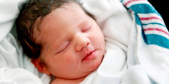 Bayi berbobot 6,2 kg lahir normal di Bukittinggi