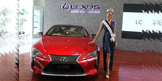 Mobil mewah coupe Lexus LC 500 hadir di Indonesia