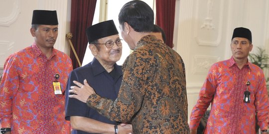 Terima BJ Habibie, Jokowi bahas Hari Teknologi Nasional