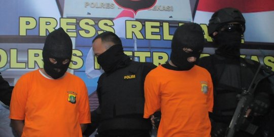 Tahan 2 orang, polisi minta 5 pembakar maling di Bekasi menyerah