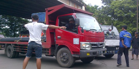 Polda Metro masih kaji pelibatan pak 'Ogah' bantu atur lalu lintas