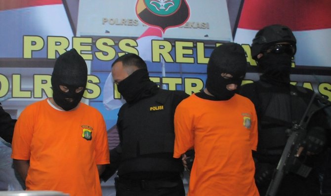 tsk pembakar maling ampli di bekasi