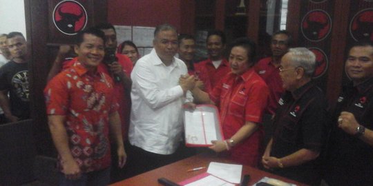 Diiringi keroncong, mantan Pangdam Diponegoro daftar cawagub Jateng