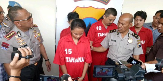 Antar nasi bungkus isi sabu buat suami, ibu muda dicokok polisi